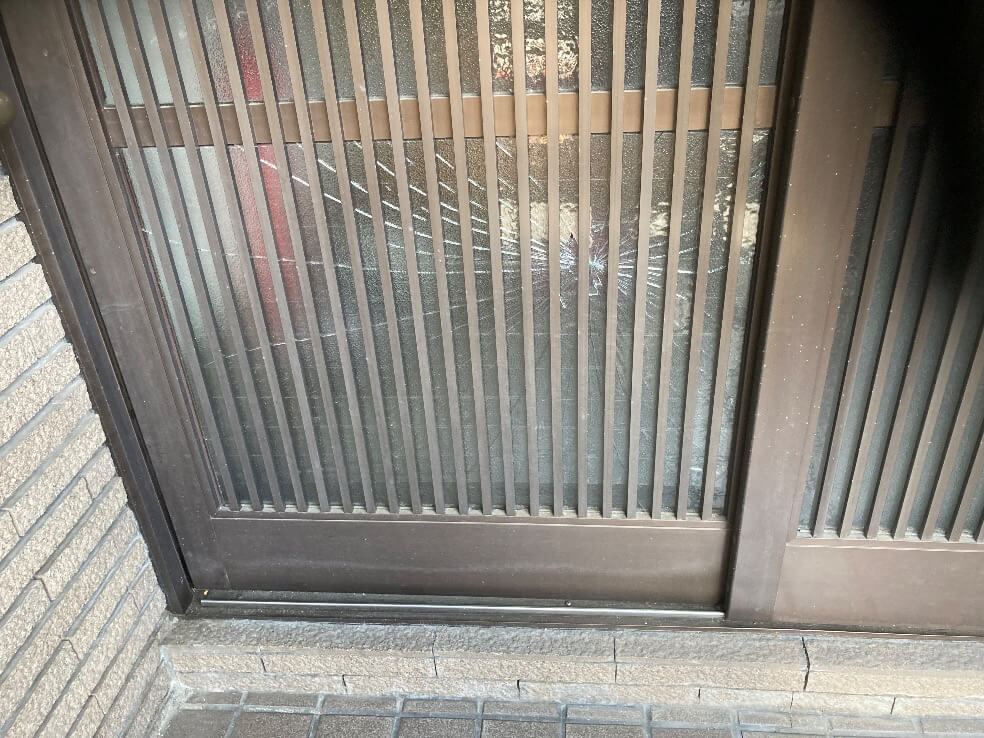玄関ドア
