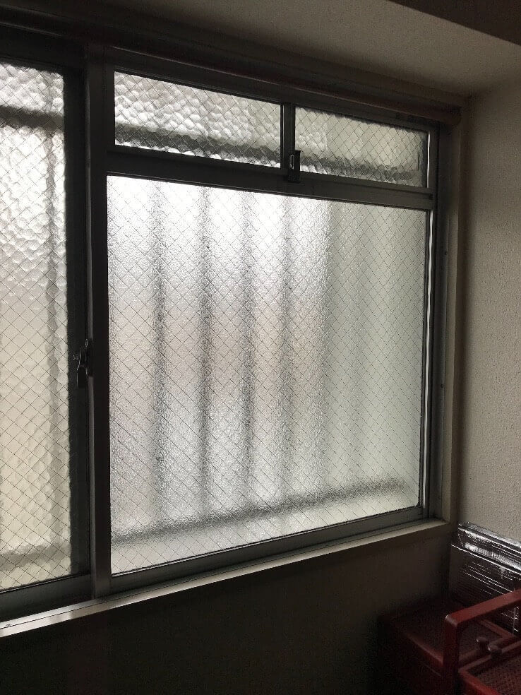 腰高窓