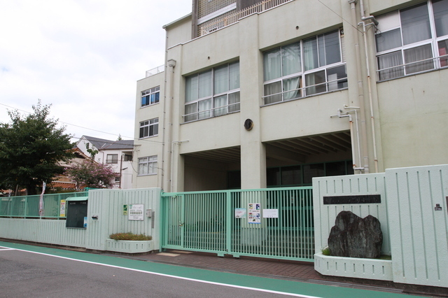 学校のガラス交換工事